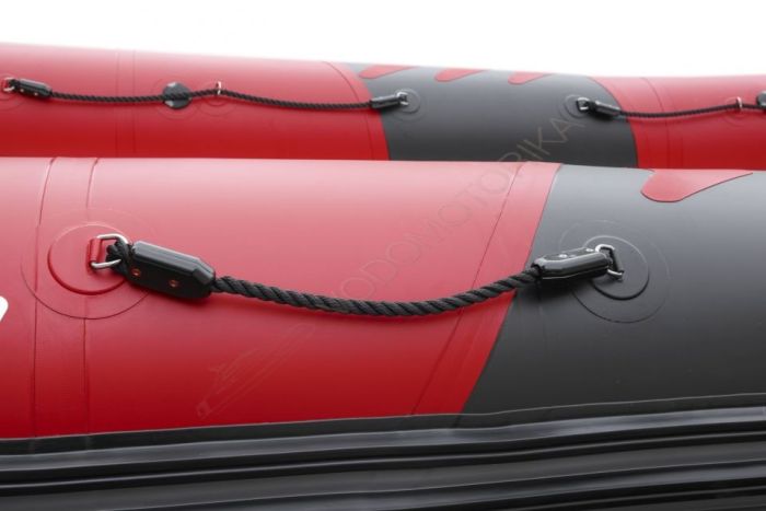 Моторная лодка Zodiac PRO 550 PVC RED TUBE - WHITE HULL