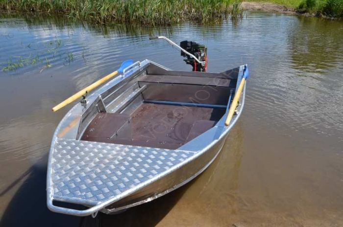 Алюминиевая моторно-гребная лодка RusBoat 42R