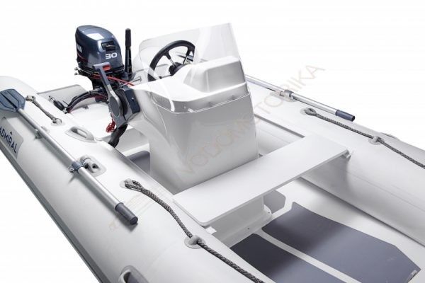 Жестко-надувная лодка Адмирал RIB 410 (с консолью)